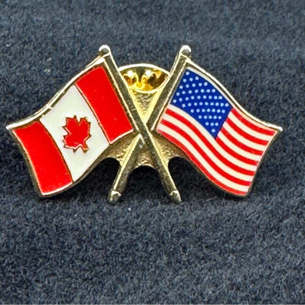 Canada Flag & United States of America USA flag Friendship Pin Badge